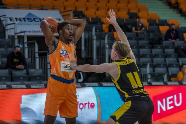 怒扔球拍缺 怒扔球拍缺