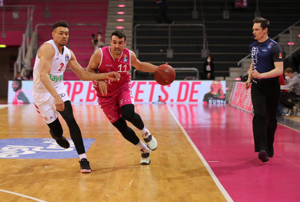 持主场不败 持主场不败